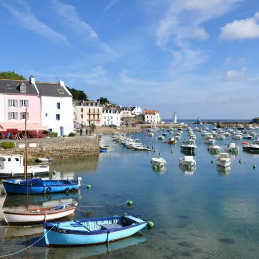 Le port de Sauzon et ses maisons colorées à Belle-Île-en-Mer